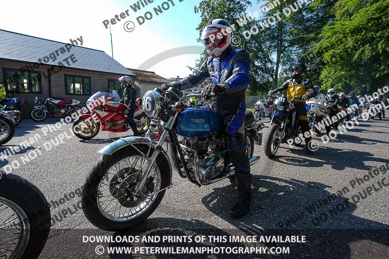 cadwell park;cadwell park photographs;cadwell trackday photographs;enduro digital images;event digital images;eventdigitalimages;peter wileman photography;racing digital images;trackday digital images;trackday photos
